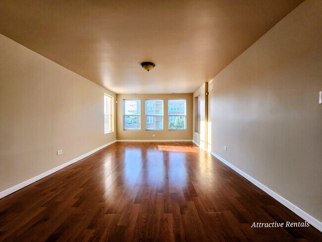 Foto del edificio - 1641 W 77th St