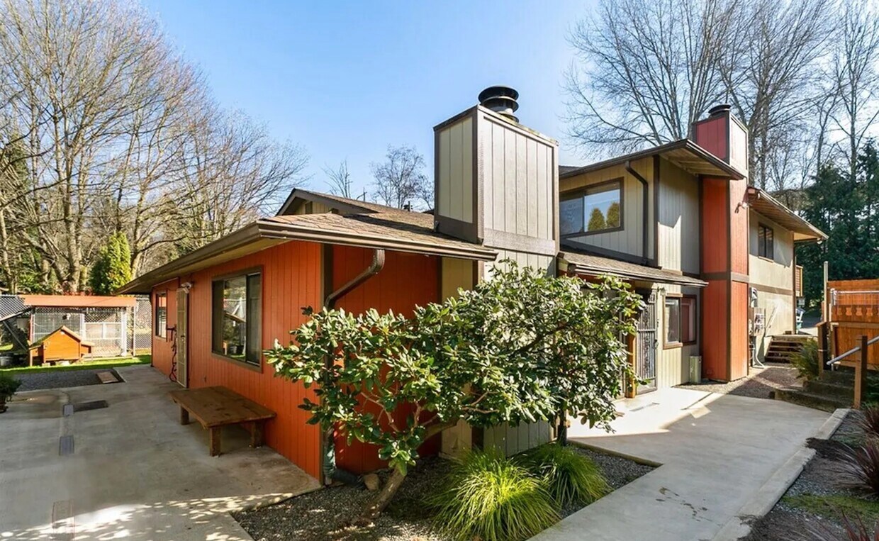 15422 40th Ave S Unit A, Tukwila, WA 98188 Condo for Rent in Tukwila