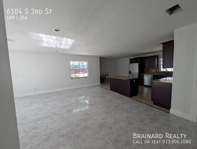 Foto del edificio - 6104 S 3rd St