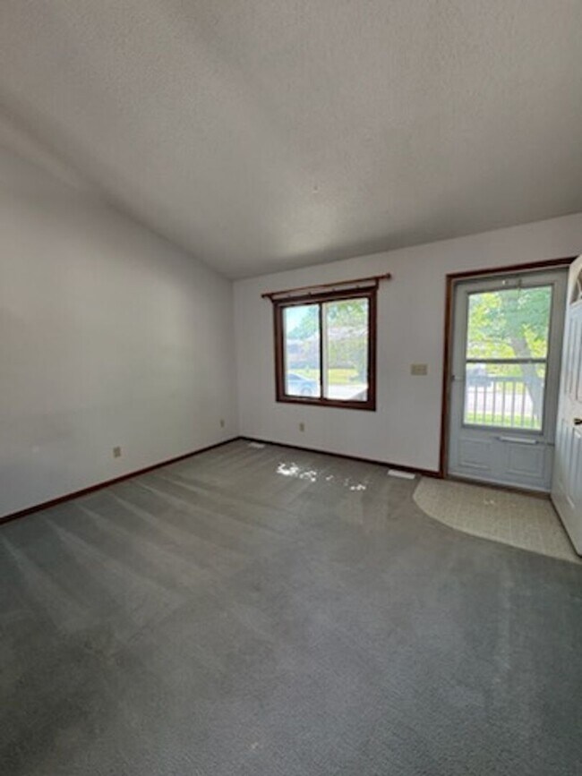 Foto del edificio - 3 BEDROOM | 2 BATH | DUPLEX | WEST