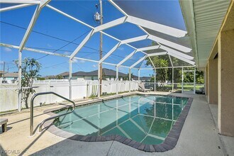 Building Photo - 16 NW 12th Pl