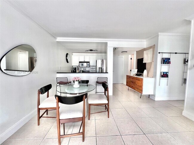 Photo - 600 NE 36th St Apartment