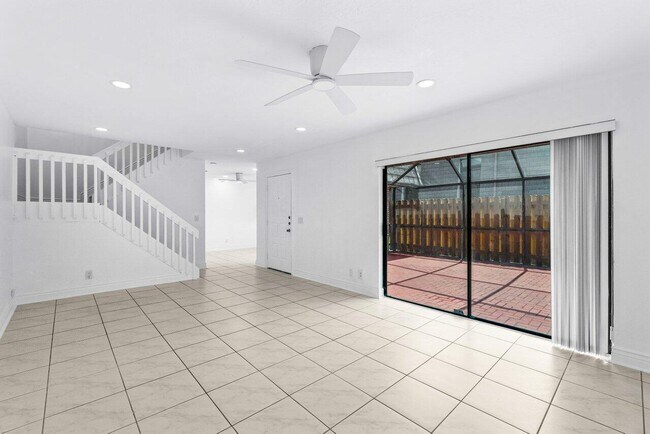 Foto del edificio - 7577 Courtyard Run W