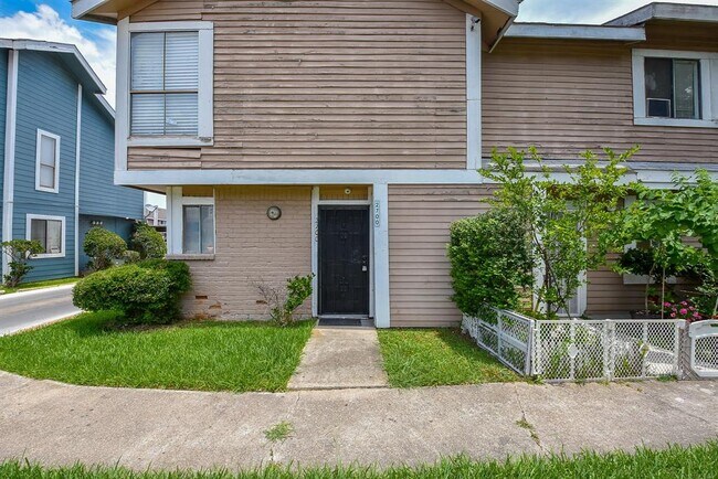 Foto del edificio - 8405 Wilcrest Dr