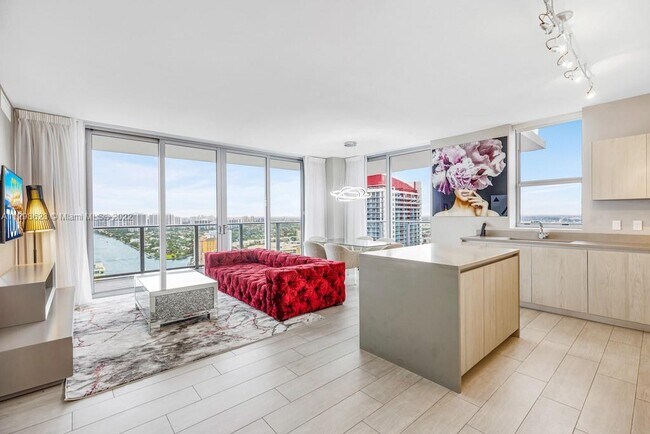 Building Photo - 4010 S Ocean Dr
