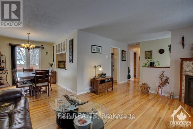 Photo du bâtiment - 15 Saginaw Crescent