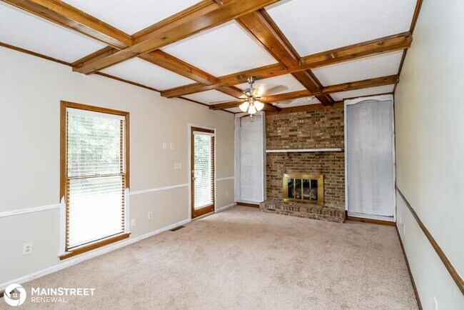 Foto del edificio - 8105 Thornwood Rd, Louisville, KY 40220