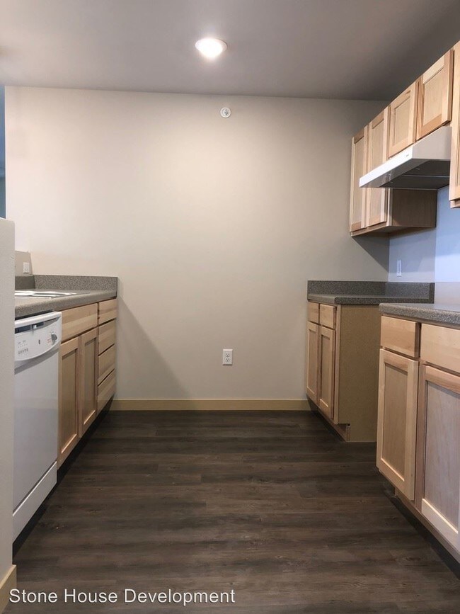 Building Photo - 2230 W Broadway