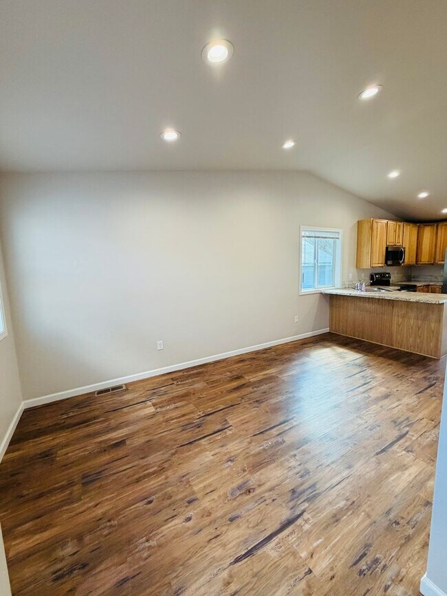 Foto del edificio - Well-designed 3BD/2BA newer build offers a fantastic layout with flexible living space.