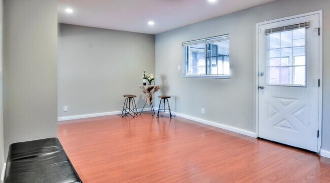 Foto del edificio - 1206 Elliott Dr