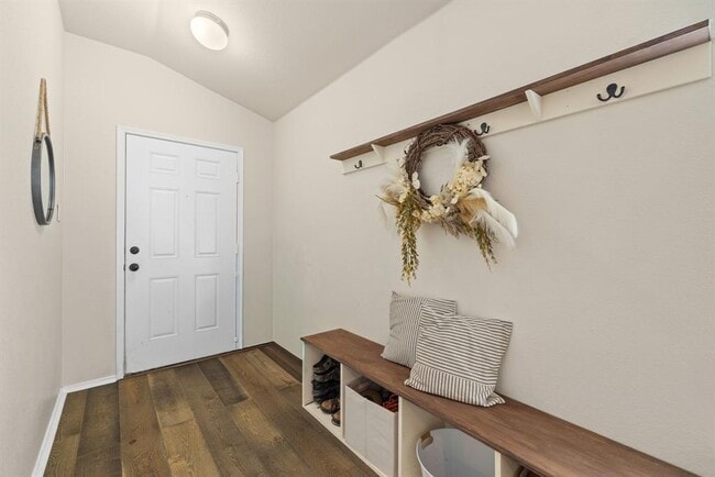 Foto del edificio - 718 Sugar Brook Dr