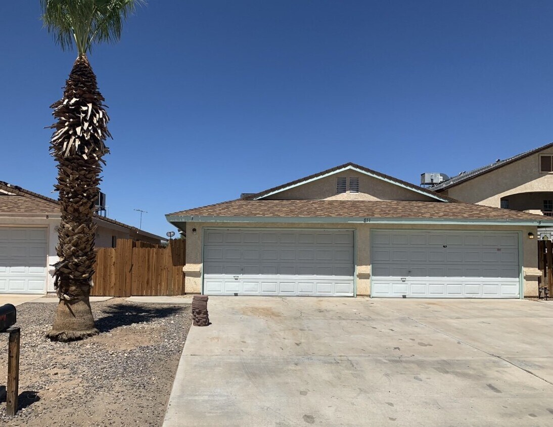 851 Baseline Rd Unit B, Bullhead City, AZ 86442 Room for Rent in