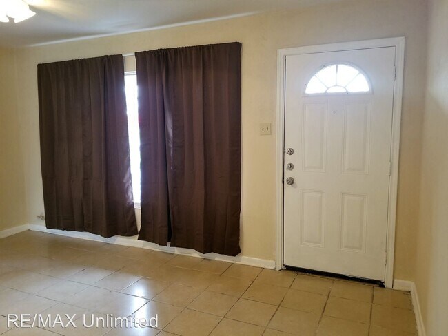 Building Photo - 3 br, 1 bath House - 1870 Kendalia Ave