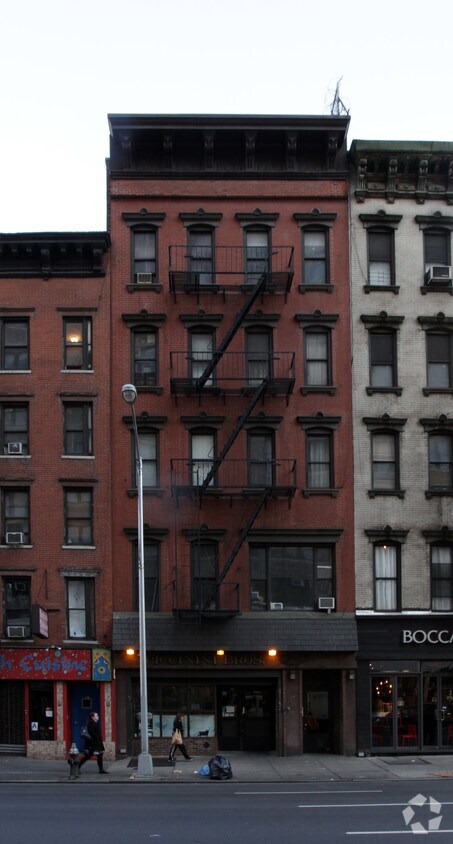 Building Photo - 633 9th Ave