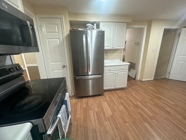 Photo - 16445 Tomahawk Dr (Gaithersburg, MD) House