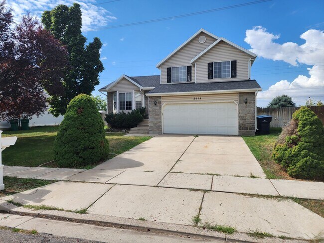 Foto del edificio - SHORT TERM LEASE! // Beautiful Clearfield ...
