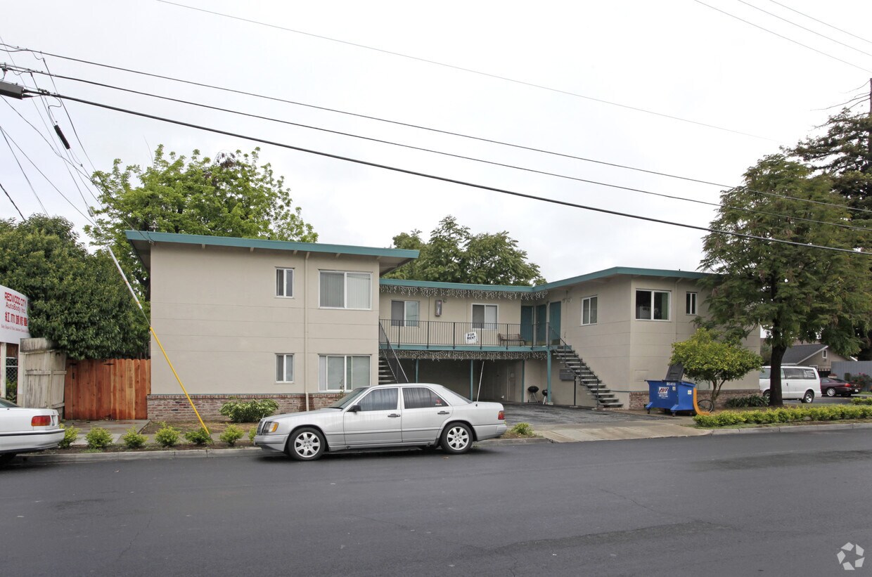Building Photo - 95 Charter St