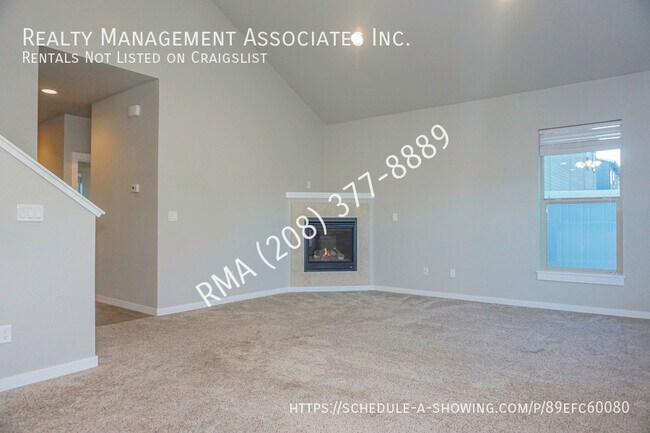 Building Photo - Newer 3 Bedroom Townhouse in Nampa~off Orc...