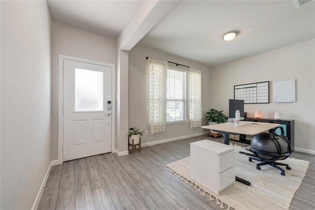 Foto del edificio - 3332 Flatiron Dr