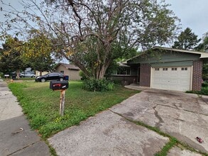 Building Photo - 3616 Anemone Cir