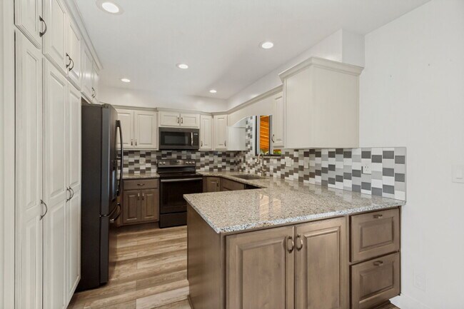 Building Photo - 2175 S 150 W
