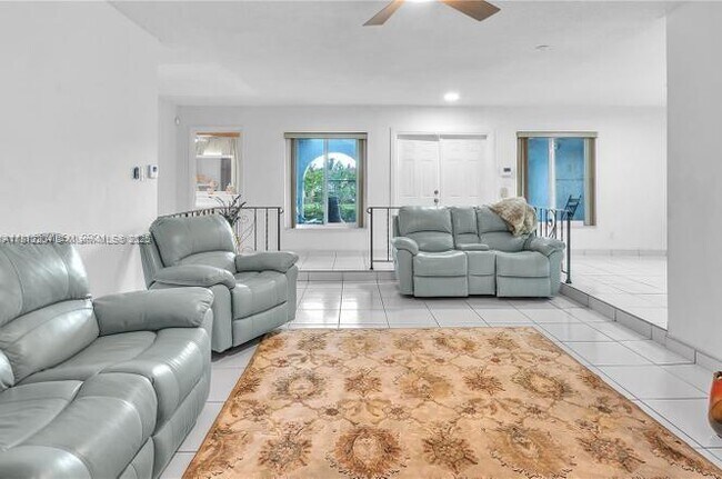 Foto del edificio - 831 SW 49th Terrace