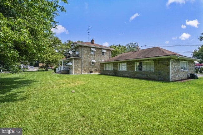 Building Photo - 1125 Parkway Ave
