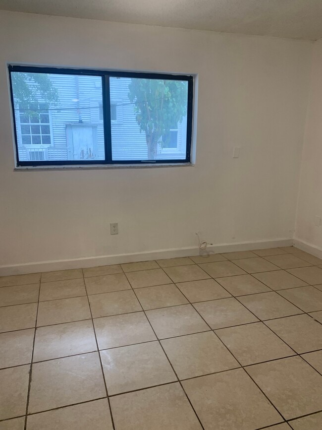 Foto del edificio - 1144 NW 5th St