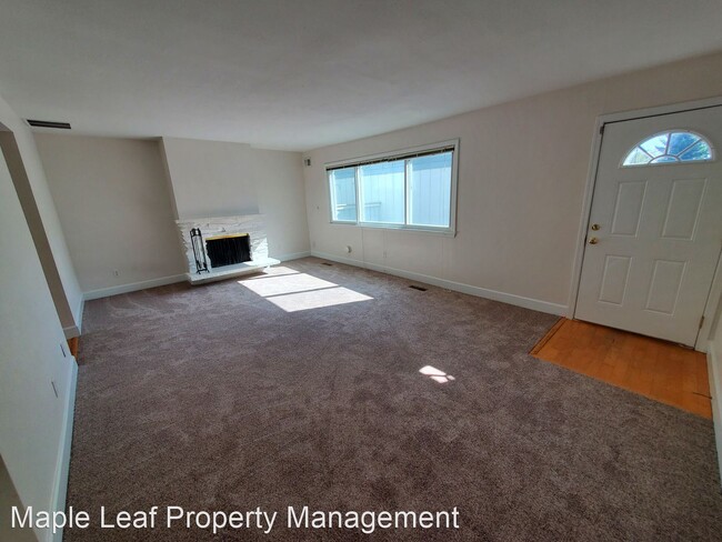 Building Photo - 2302 S Pinebrook Ln
