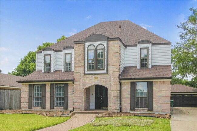 Foto del edificio - 15102 Torry Pines Rd