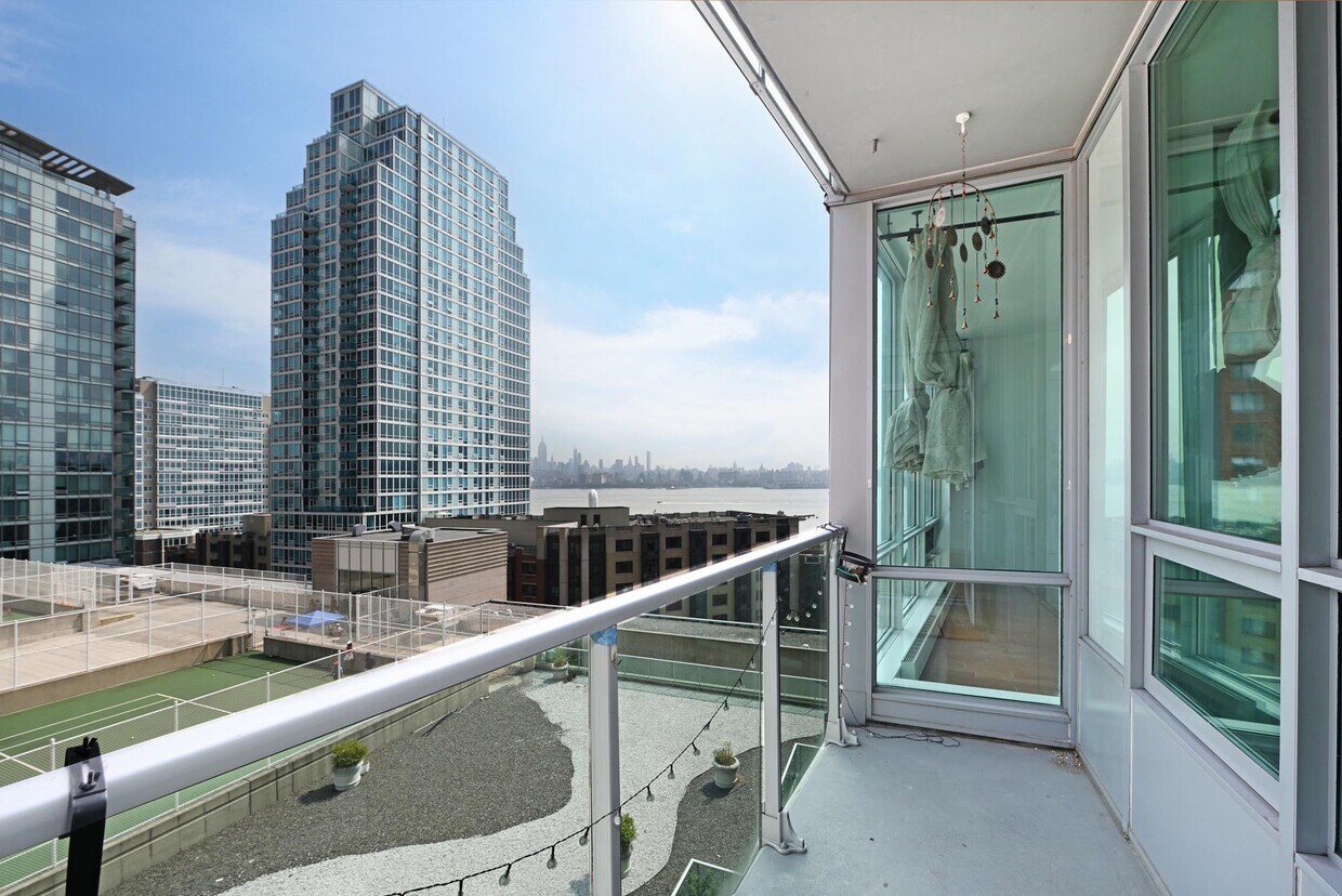 Foto principal - 20 Newport Pkwy