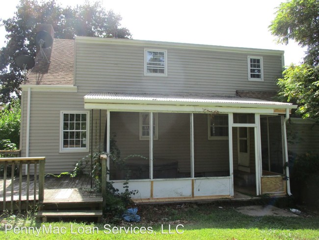 Building Photo - 108 Bellevue St