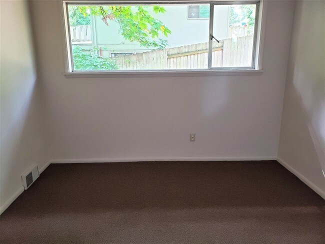 Foto del edificio - 1435 Bellevue Way SE