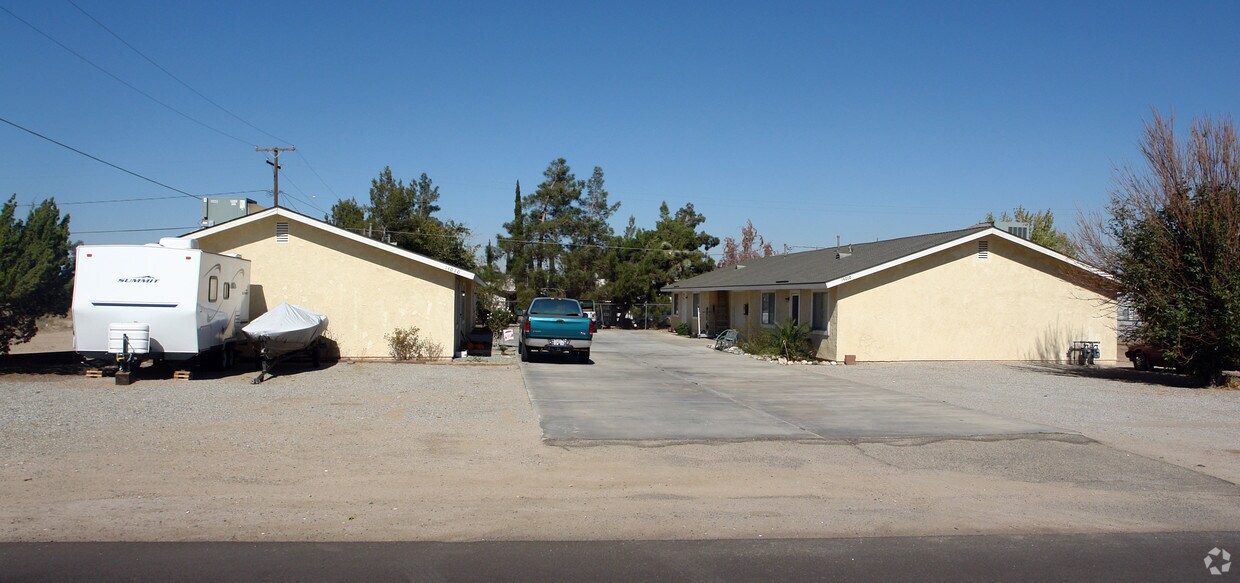 A Apartments in Hesperia, CA