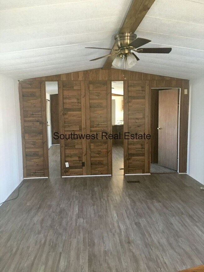 Building Photo - Texico. 2 Bed 2 Bath