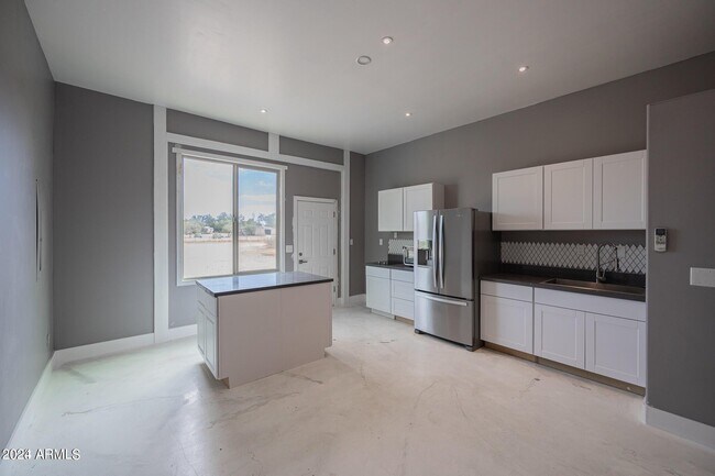 Foto del edificio - 35033 N 12th St