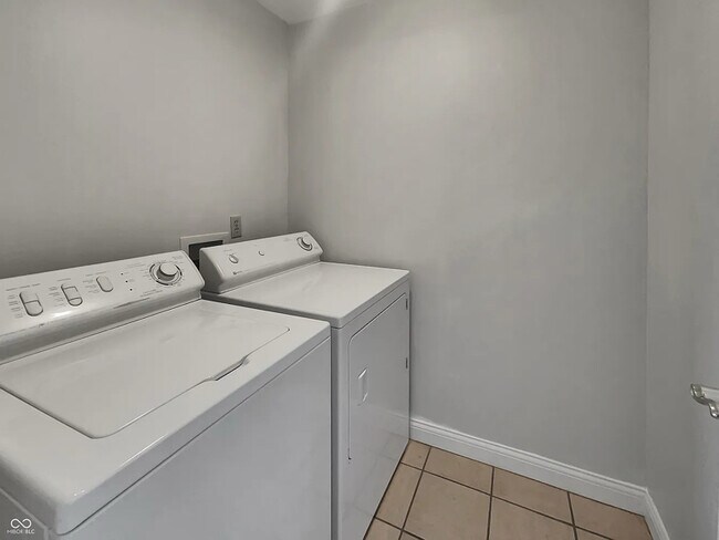 Building Photo - 2338 Keystone Ct