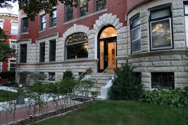 1 Clinton Path