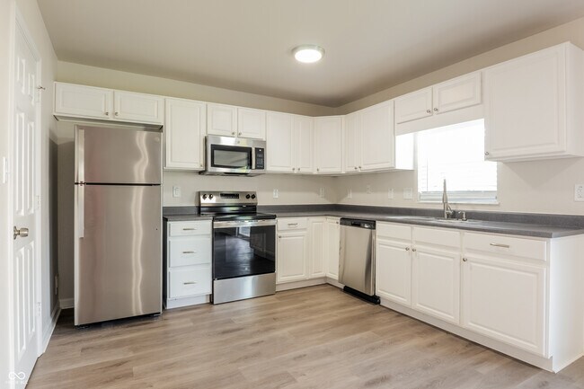 Building Photo - 6412 Pemboke Ct
