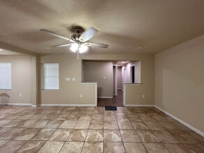 Building Photo - 710 La Vega St