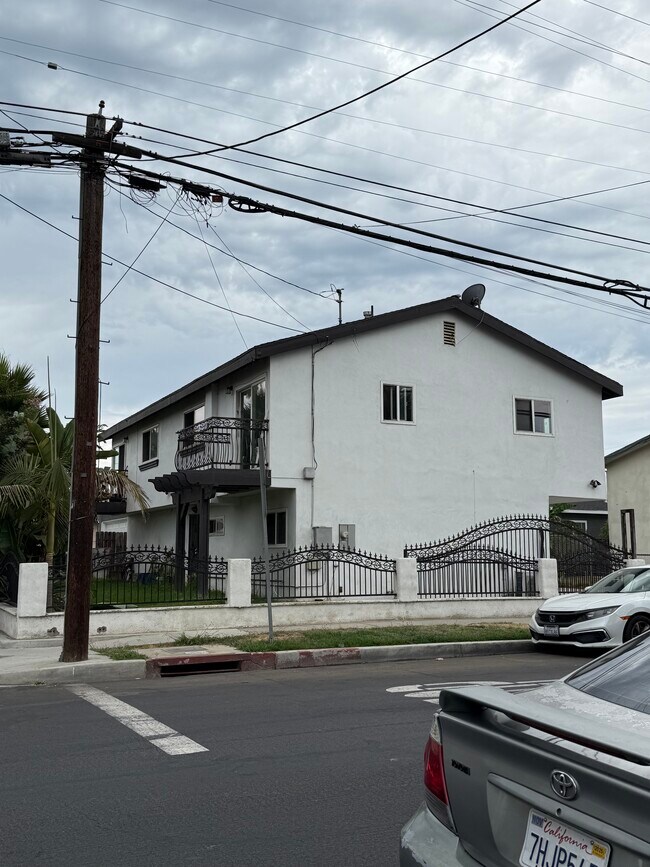 Foto del edificio - 1875 Lemon Ave