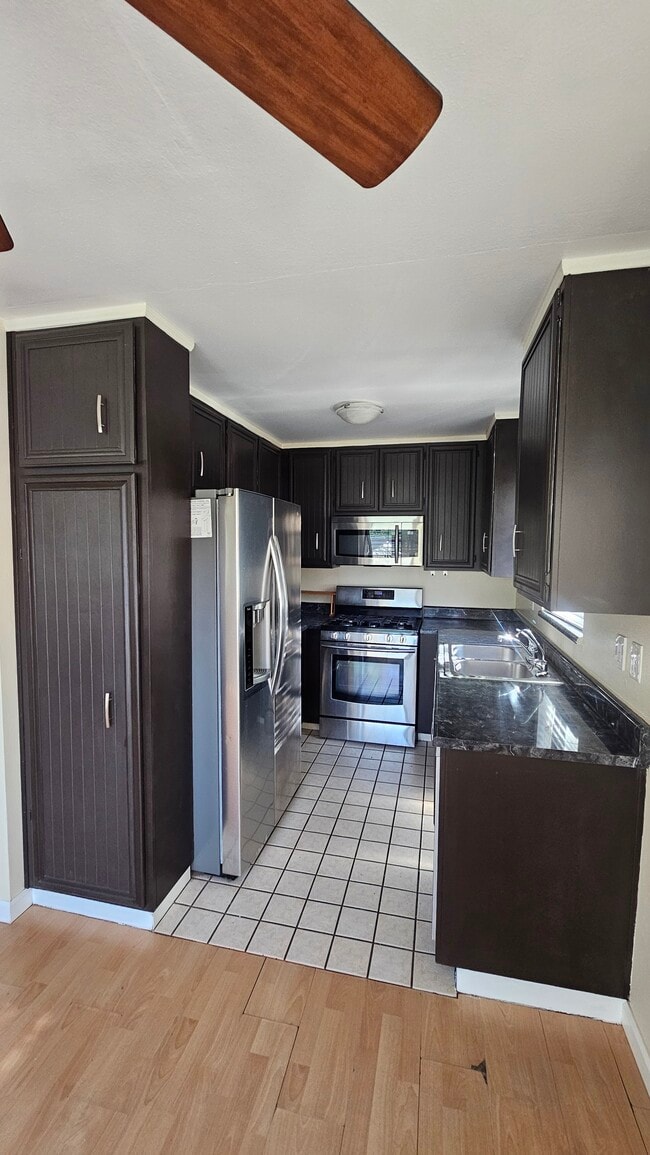 Building Photo - 18149 Sundowner Way