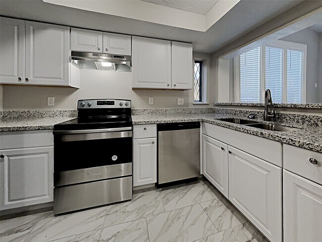 Foto del edificio - 23414 Cimber Ln