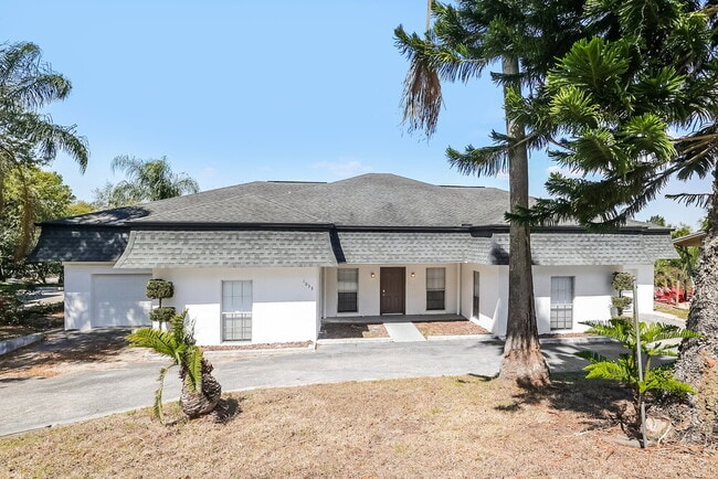 Building Photo - 1033 Campbell Ave