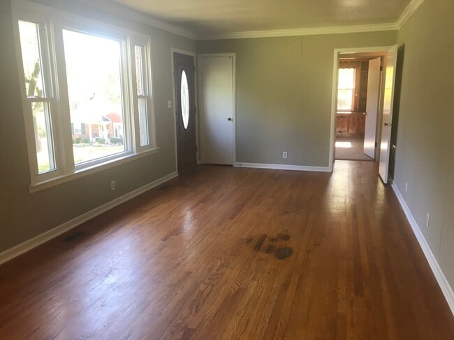 Foto del edificio - 3 Bedroom Pet Friendly Home For Rent!