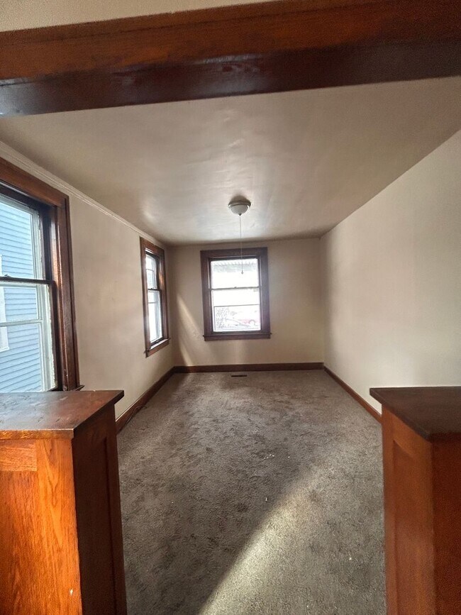 Foto del edificio - 926 Rivermet Ave