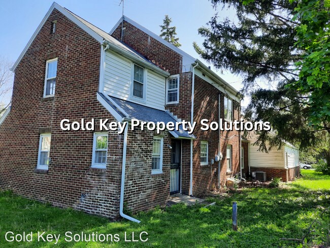 Building Photo - 3 br, 1.5 bath House - 917 High St
