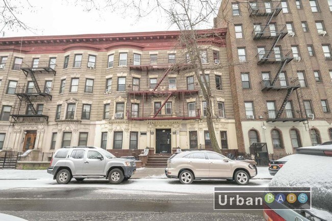 Building Photo - 1302 Pacific St
