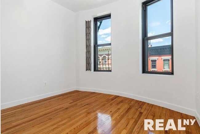 Foto del edificio - 322 West 11th Street