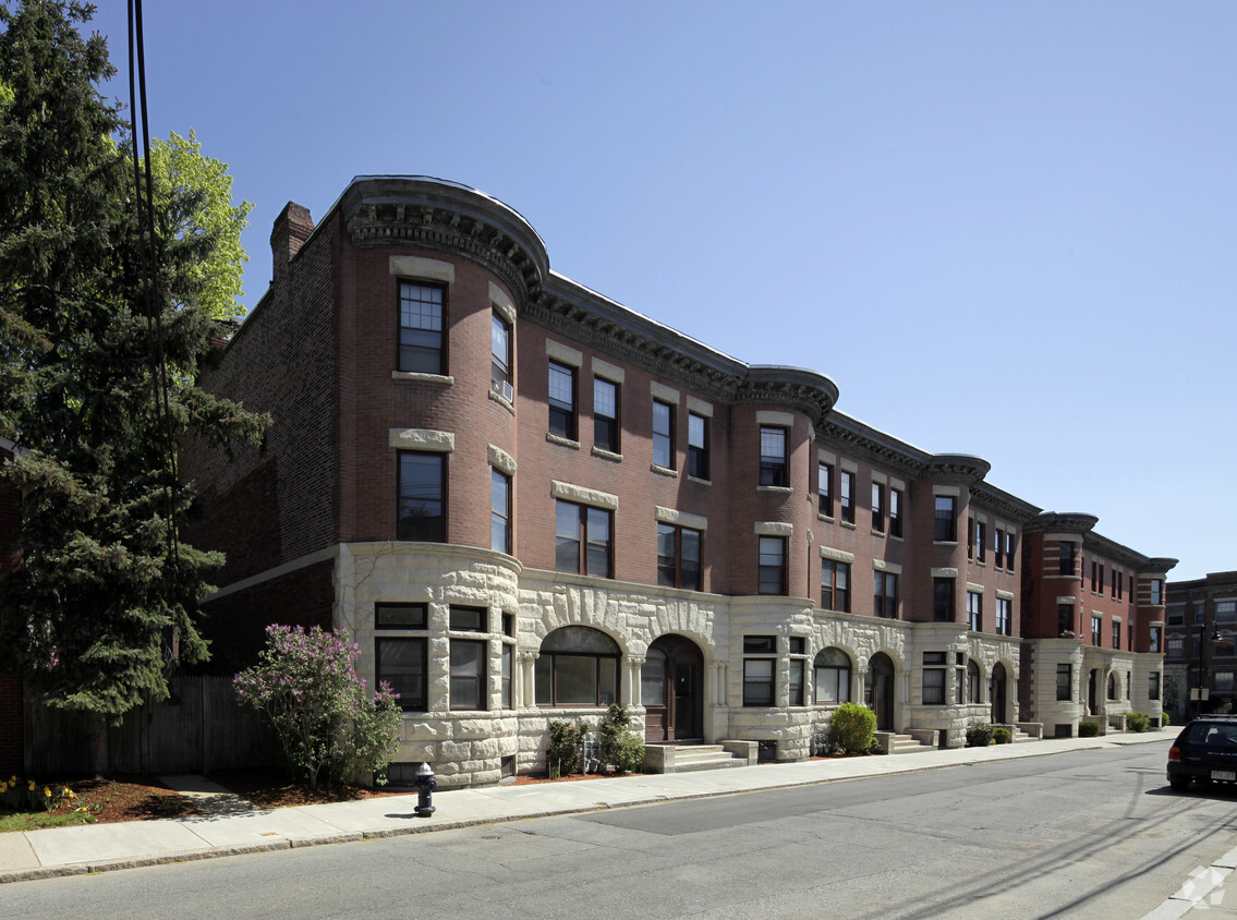 side view parking - Sam-Son Apartments